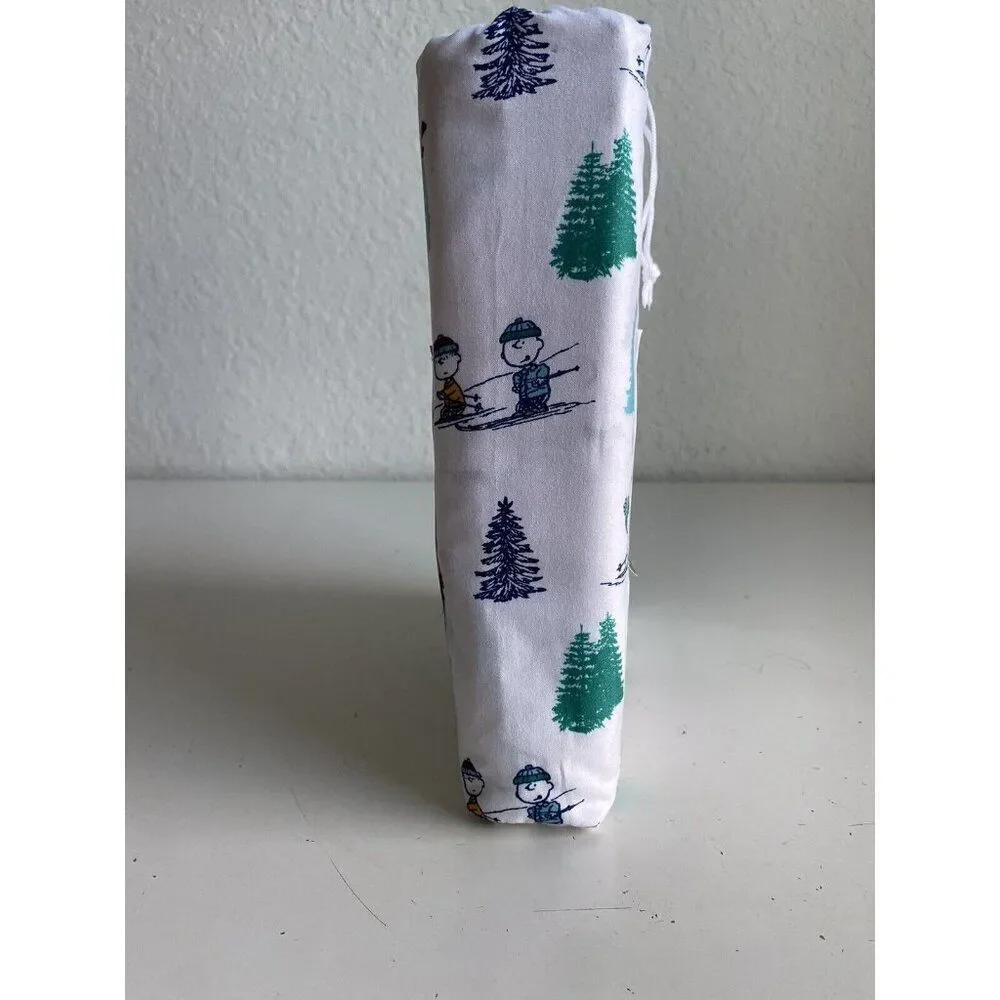 Peanuts Snoopy Charlie Brown Linus Skiing Holiday Christmas TWIN SIZE Sheet Set‎